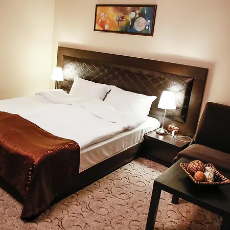 Einstein House & Pensión Marchevo