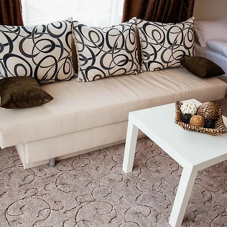 Einstein House & 3* Marchevo