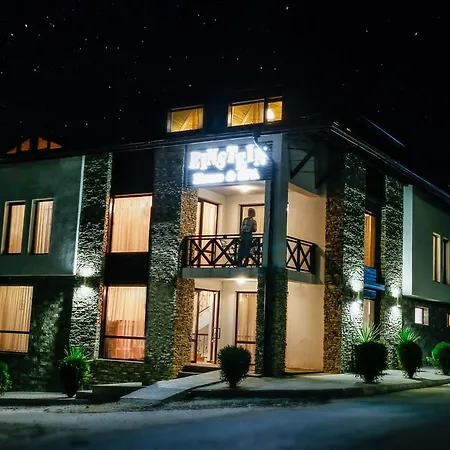 Einstein House & 3*