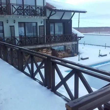 Einstein House & Pensión Marchevo