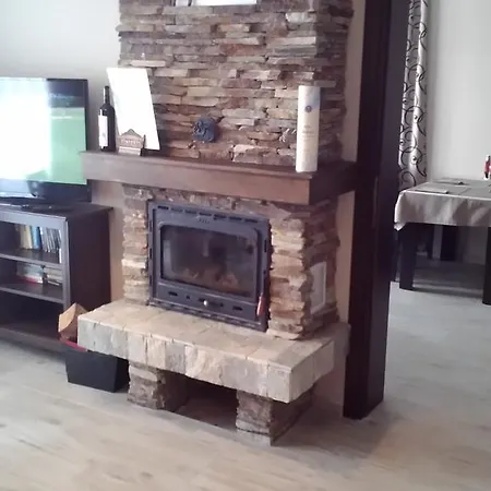 Konukevi Einstein House & Marchevo