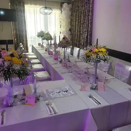 Konukevi Einstein House & 3*