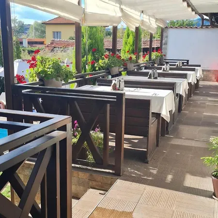 Einstein House & Spa Marchevo