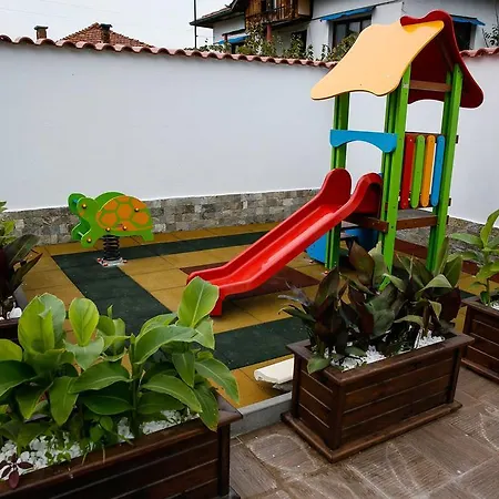 Einstein House & 3* Marchevo