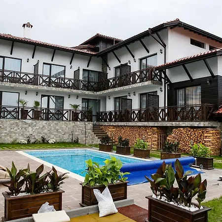 Einstein House & Spa
