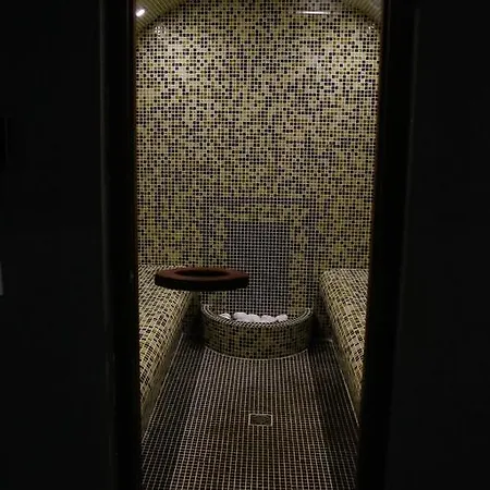 Einstein House & Spa