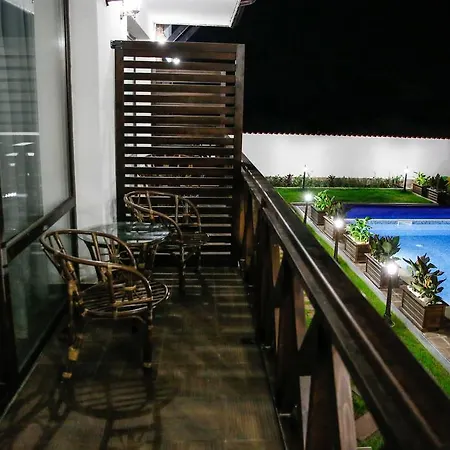 Einstein House & Pensión