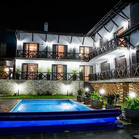 Einstein House & Spa