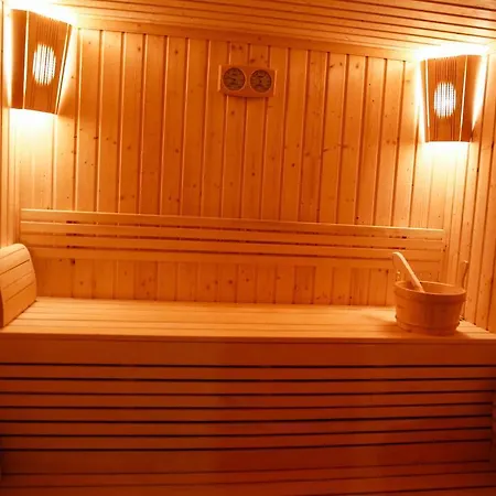 Einstein House & Spa 3* Marchevo
