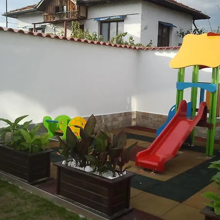 Einstein House & 3* Marchevo