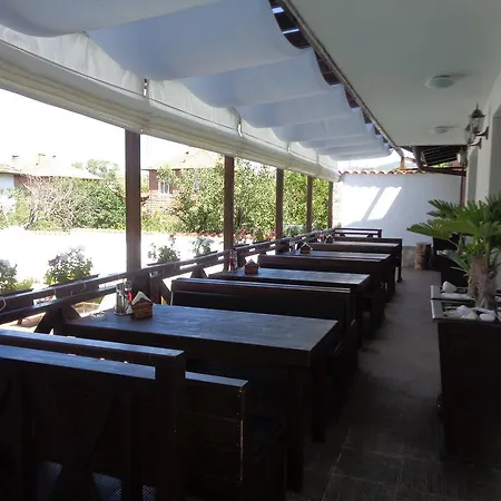 Einstein House & Spa Marchevo