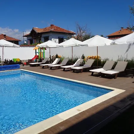 Einstein House & Spa