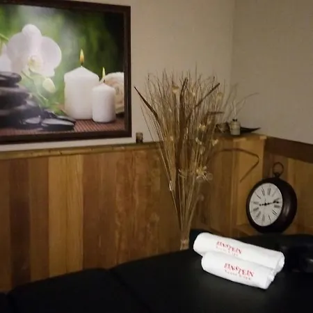 Einstein House & Spa Marchevo