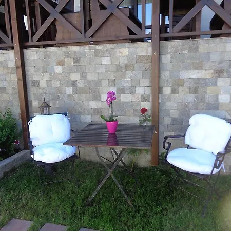 Einstein House & Marchevo