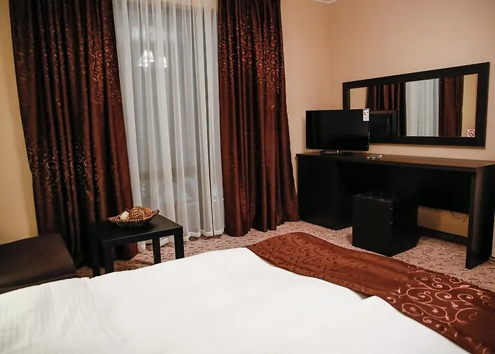 Einstein House & 3* Marchevo