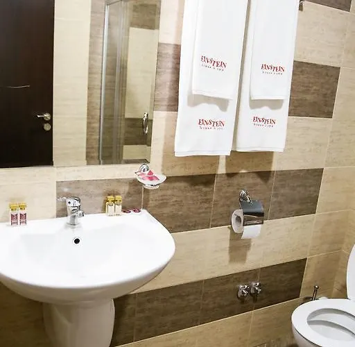 Einstein House & Maison d'hôtes Marchevo