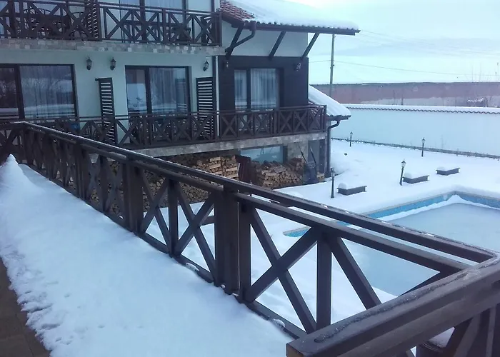 Einstein House & Maison d'hôtes Marchevo