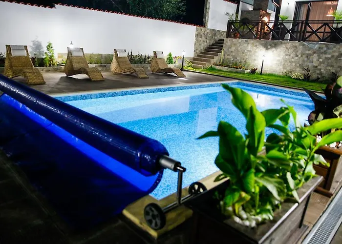 Einstein House & Maison d'hôtes 3*