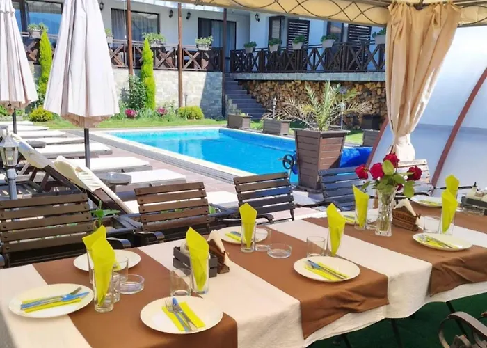 Einstein House & Maison d'hôtes 3*