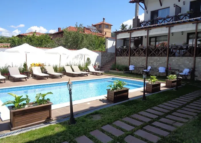 Einstein House & Maison d'hôtes Marchevo